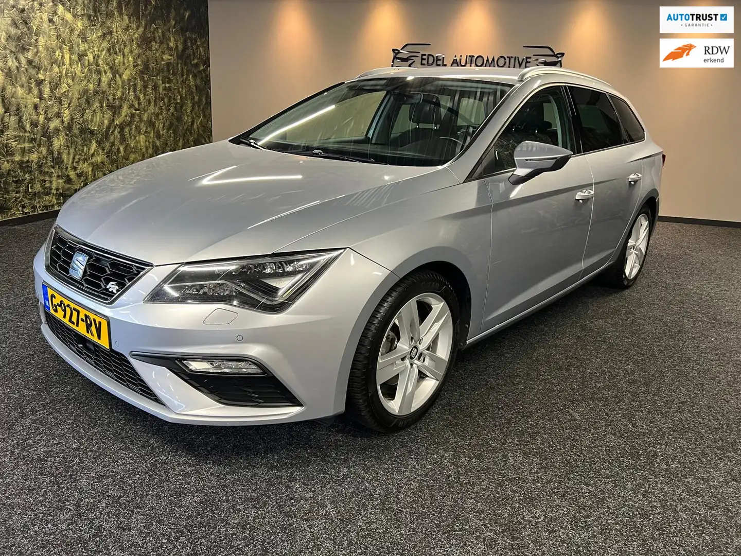 SEAT Leon ST 1.5 TSI FR Business Intense-Automaat-Navi-Trekh Grijs - 1