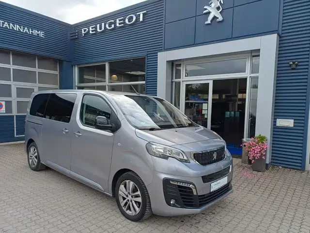 Peugeot e-Traveller