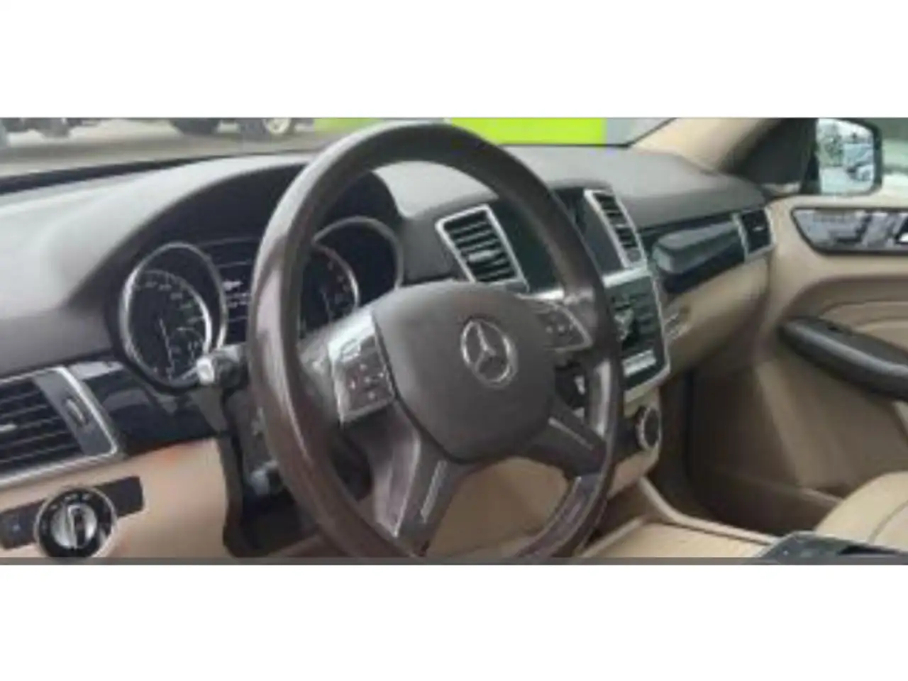 Mercedes-Benz GL-Class снимка Mercedes-Benz GL-Class