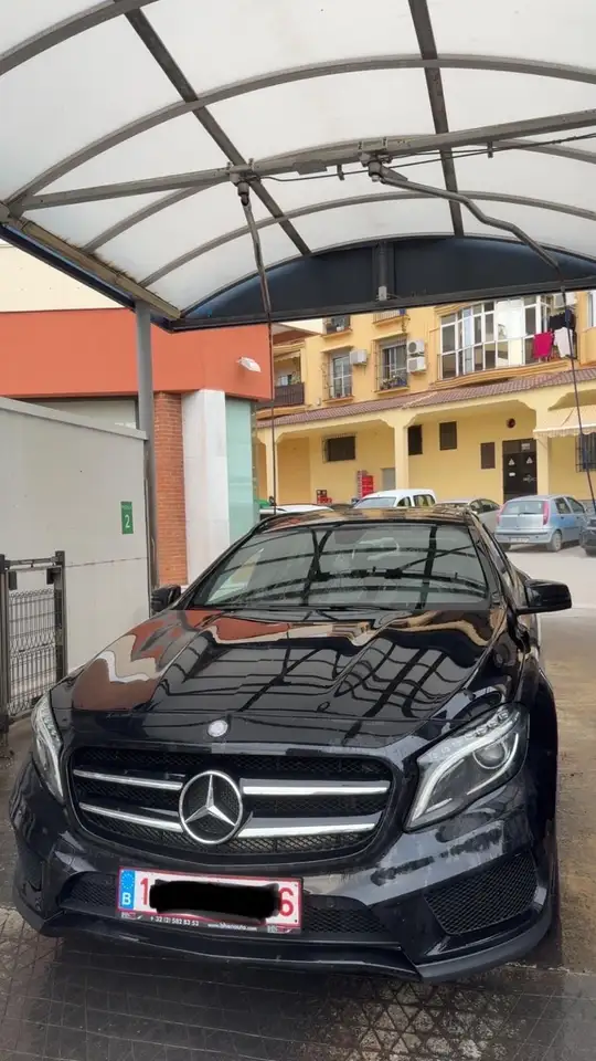 Mercedes-Benz GLA 200