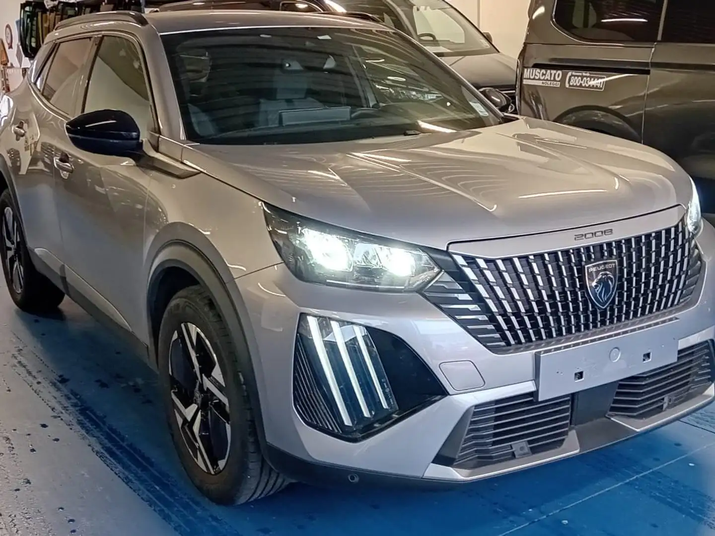 Peugeot 2008 1.2 Allure PAGABILE SENZA FINANZIAMENTO Argento - 2