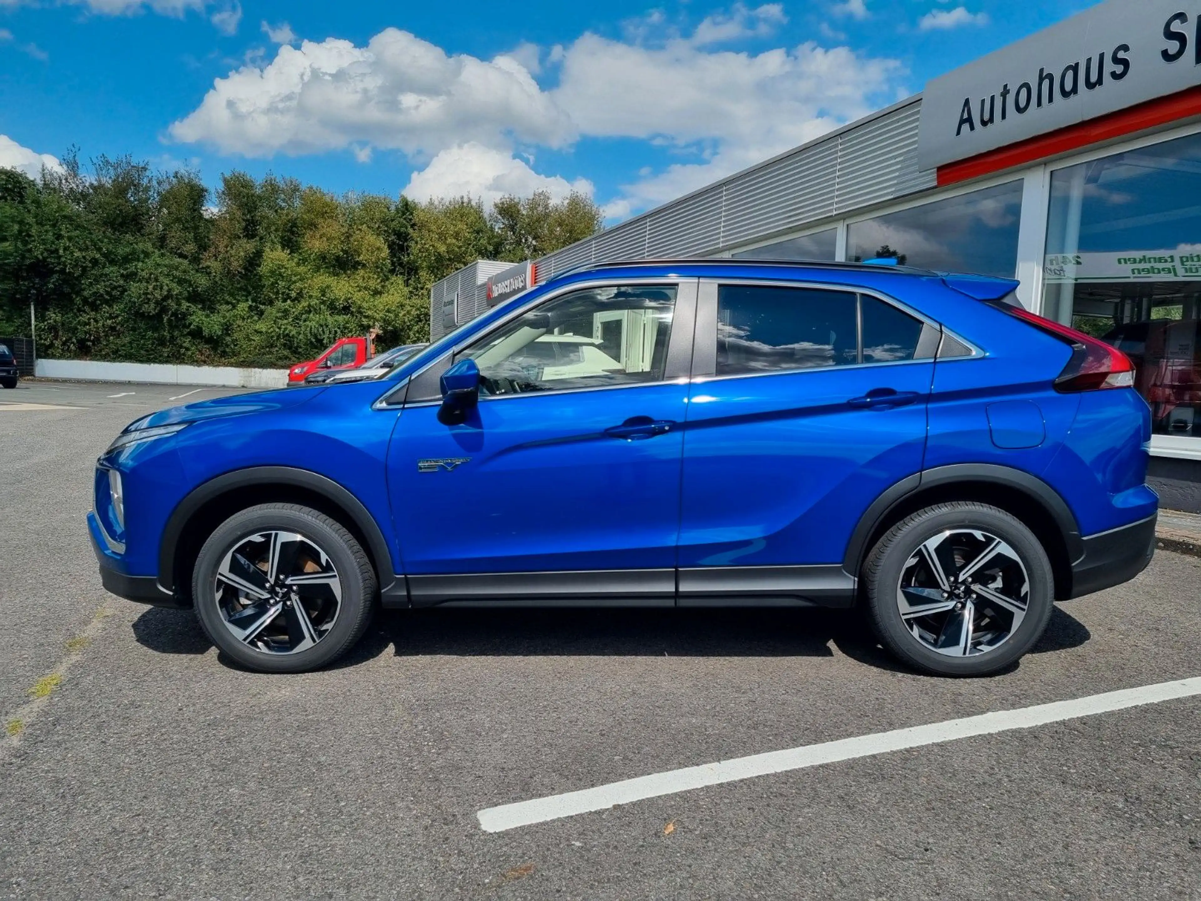 Mitsubishi Eclipse Cross Basis Hybrid 4WD — photo 3