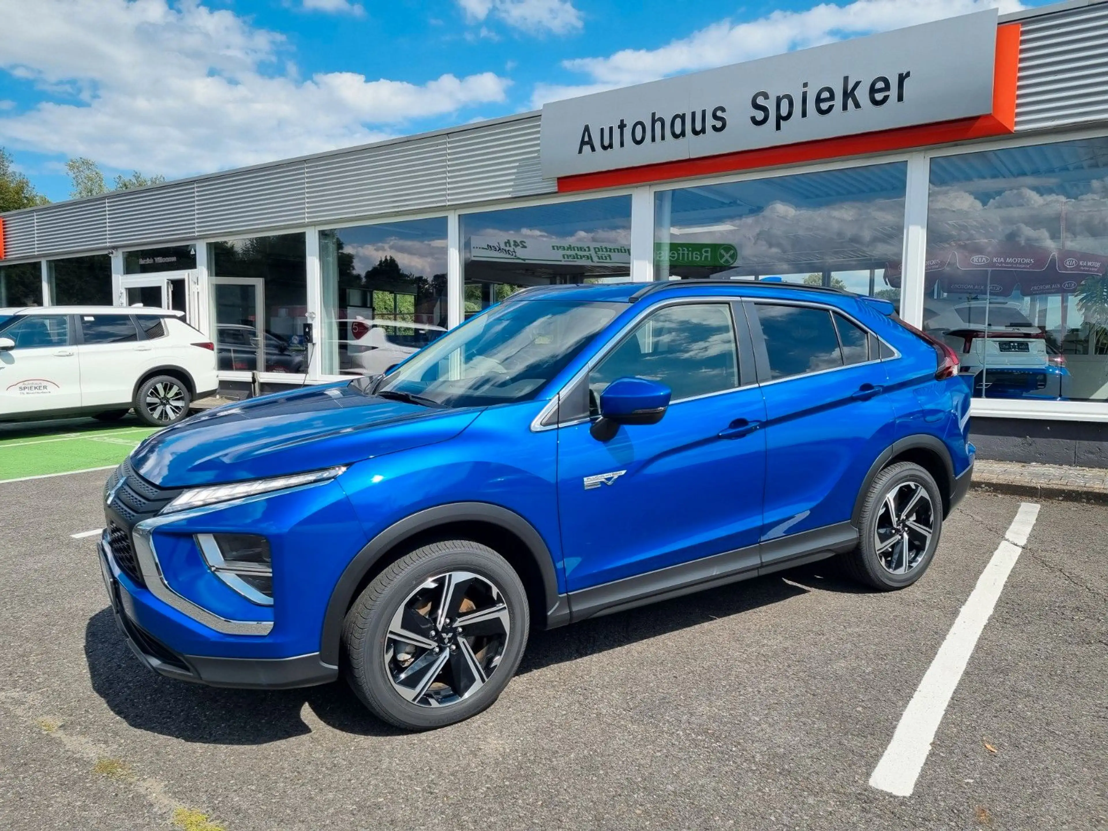 Mitsubishi Eclipse Cross Basis Hybrid 4WD — photo 2