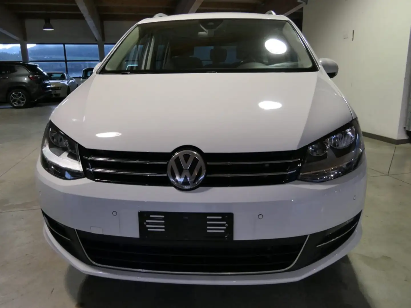 Volkswagen Sharan 2.0 TDI 150 CV SCR Business BlueMotion Technology Beyaz - 2