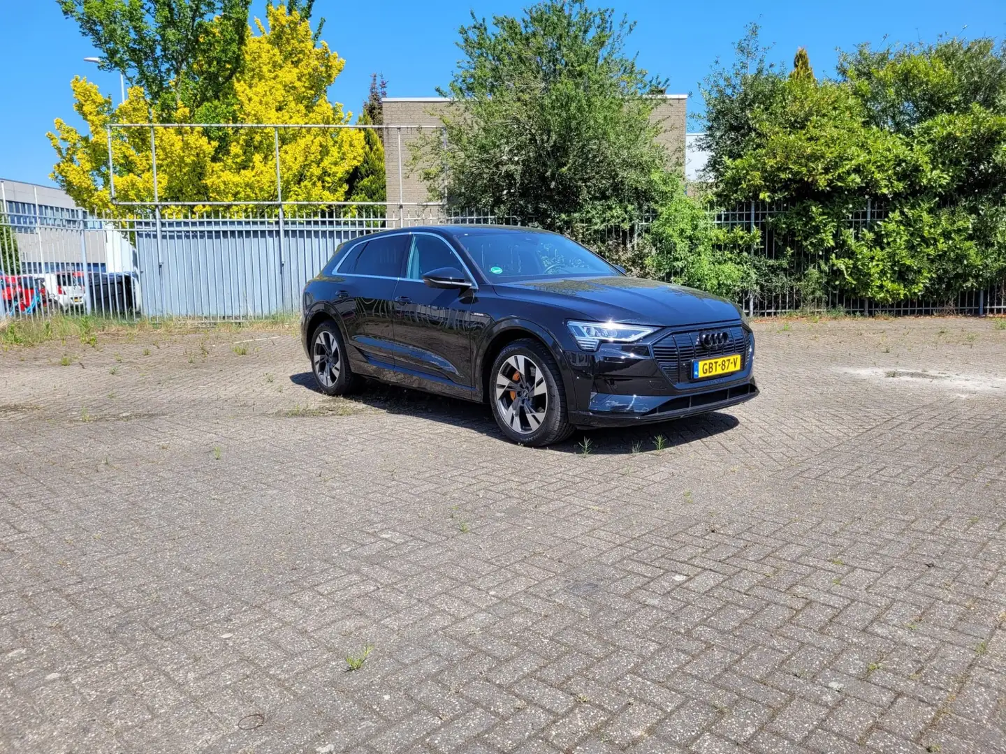 Audi e-tron quattro 50 uit december 2022 | APK 12/2026 Černá - 1