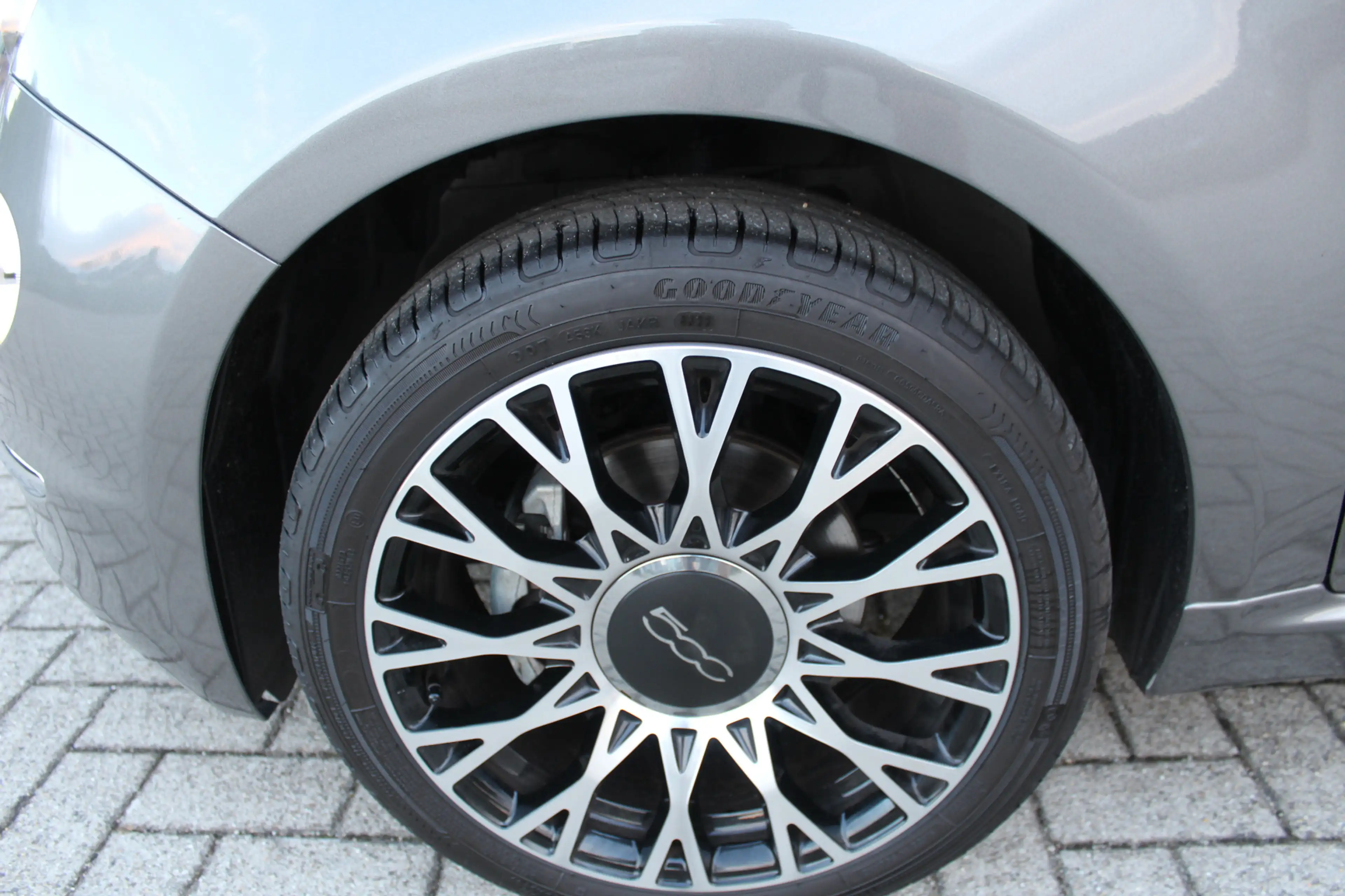 Fiat 500 1.0 Hybrid Dolcevita Pano-Clima-Cruise-Navi-Carpla — photo 9