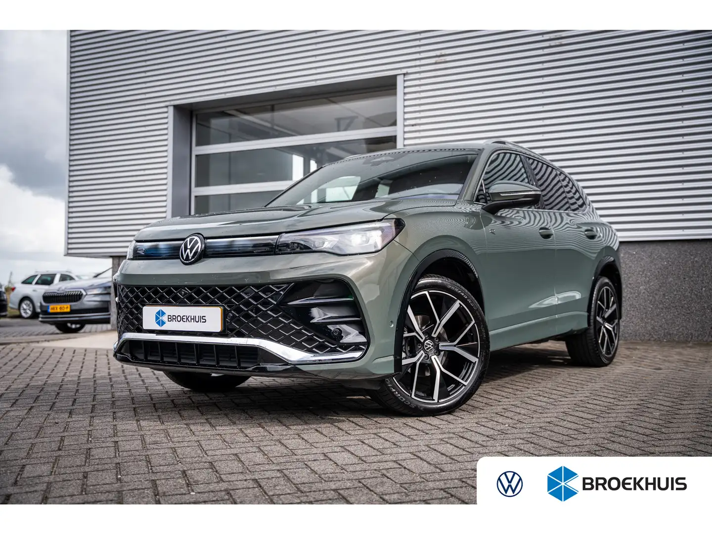 Volkswagen Tiguan 1.5 eTSI R-Line Business | Elektrisch glazen panor Vert - 1