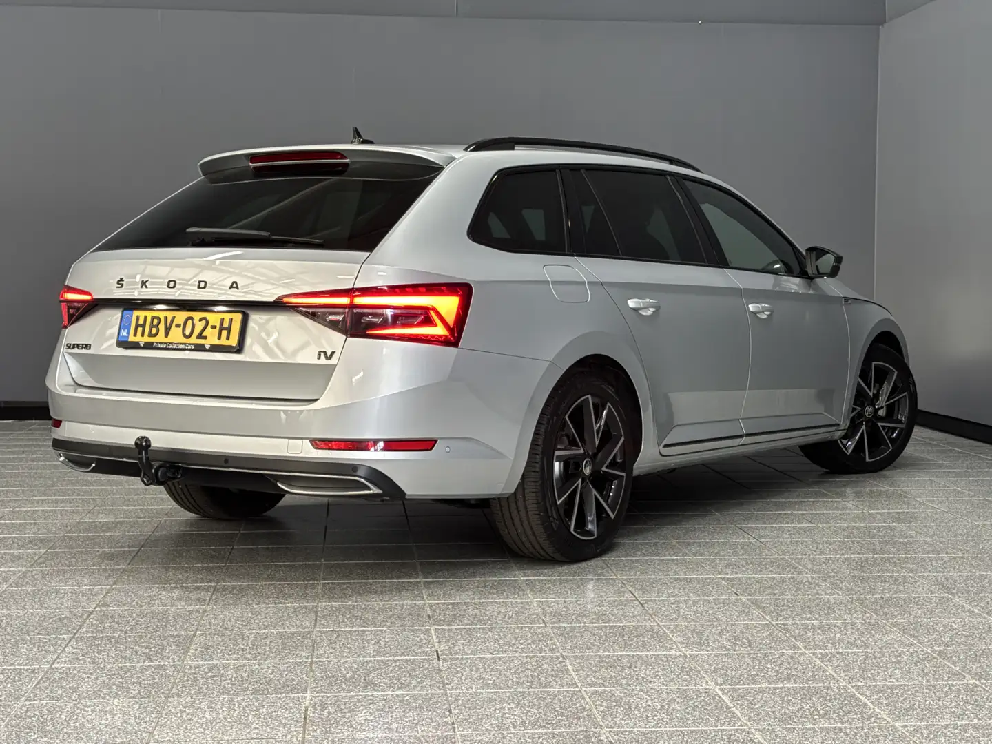 Skoda Superb 1.4 TSI iV Sportline Business PanoICarplayICamera Zilver - 2
