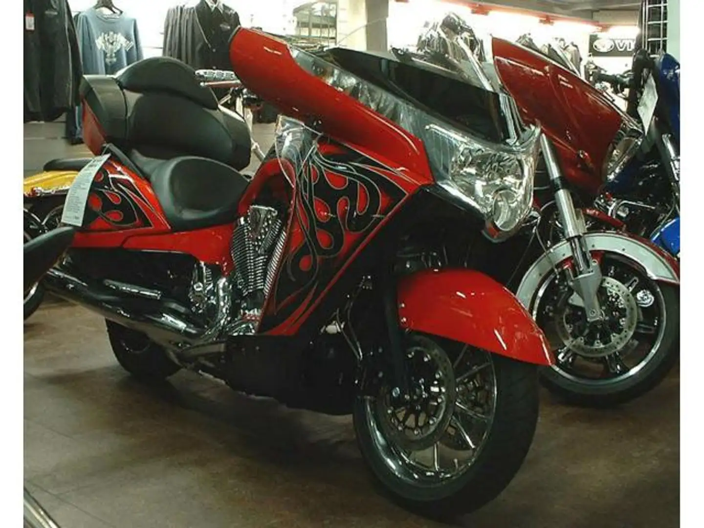 Victory Vision Tour Arlen Ness Rojo - 2