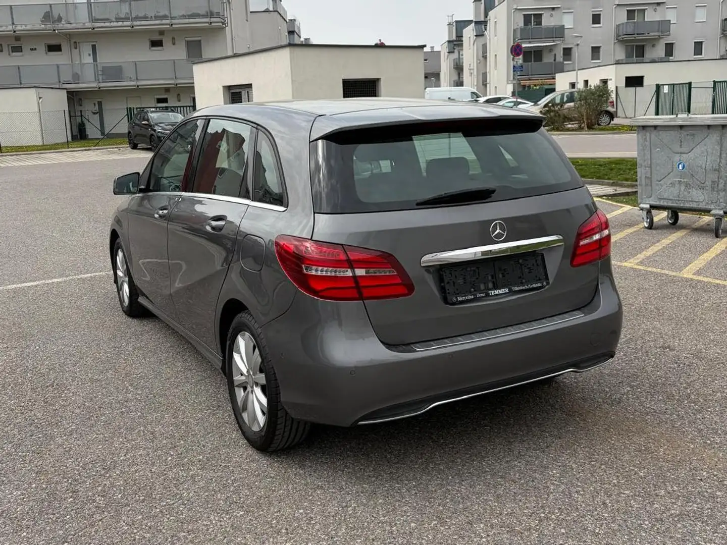 Mercedes-Benz B 180 B 180 d Grau - 2