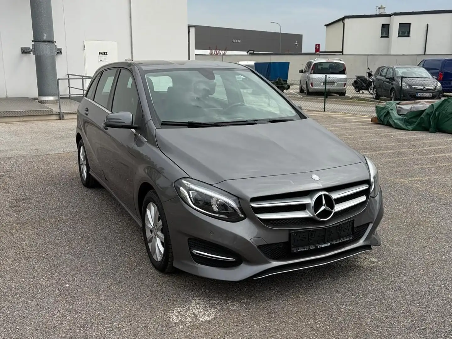 Mercedes-Benz B 180 B 180 d Grau - 1