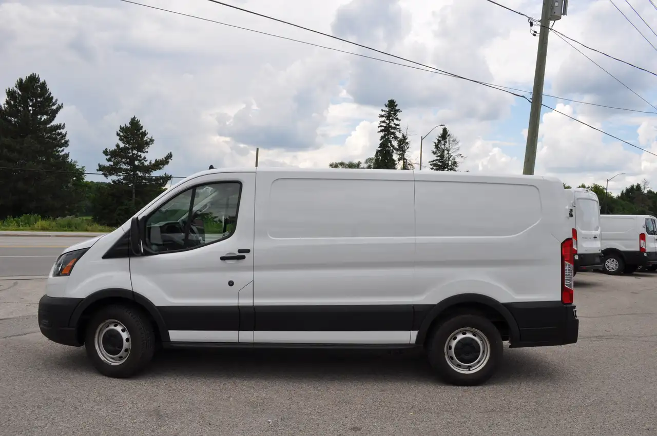 Ford Transit Cargo Van снимка Ford Transit Cargo Van