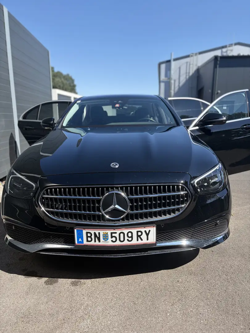 Mercedes-Benz E 300 e300 E Avantgarde Sport Sitze + MB Werk-Garantie Schwarz - 2