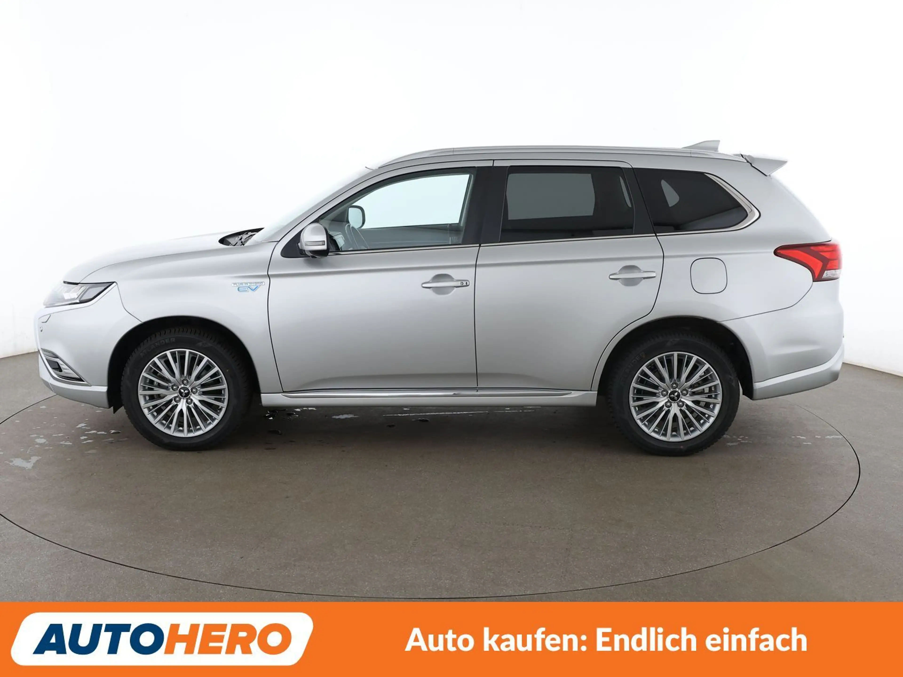 Mitsubishi Outlander 2.4 PHEV Plus 4WD Aut.*LED*ACC*CAM*PDC*SHZ*LHZ*BT* — photo 3