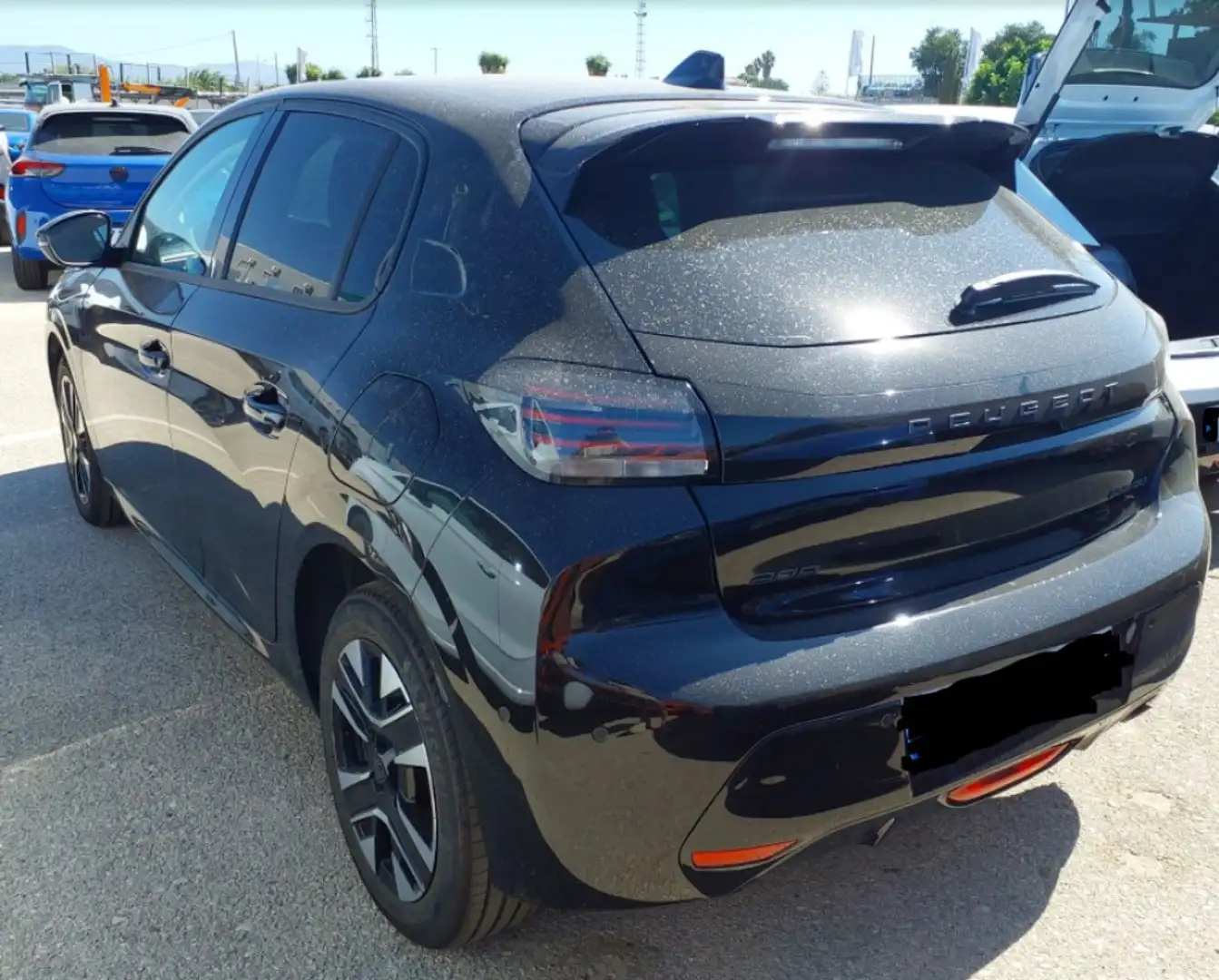Peugeot 208 Hybrid 100 Allure eDCS6 Multimedia+360° Kam+ACC+ Schwarz - 2