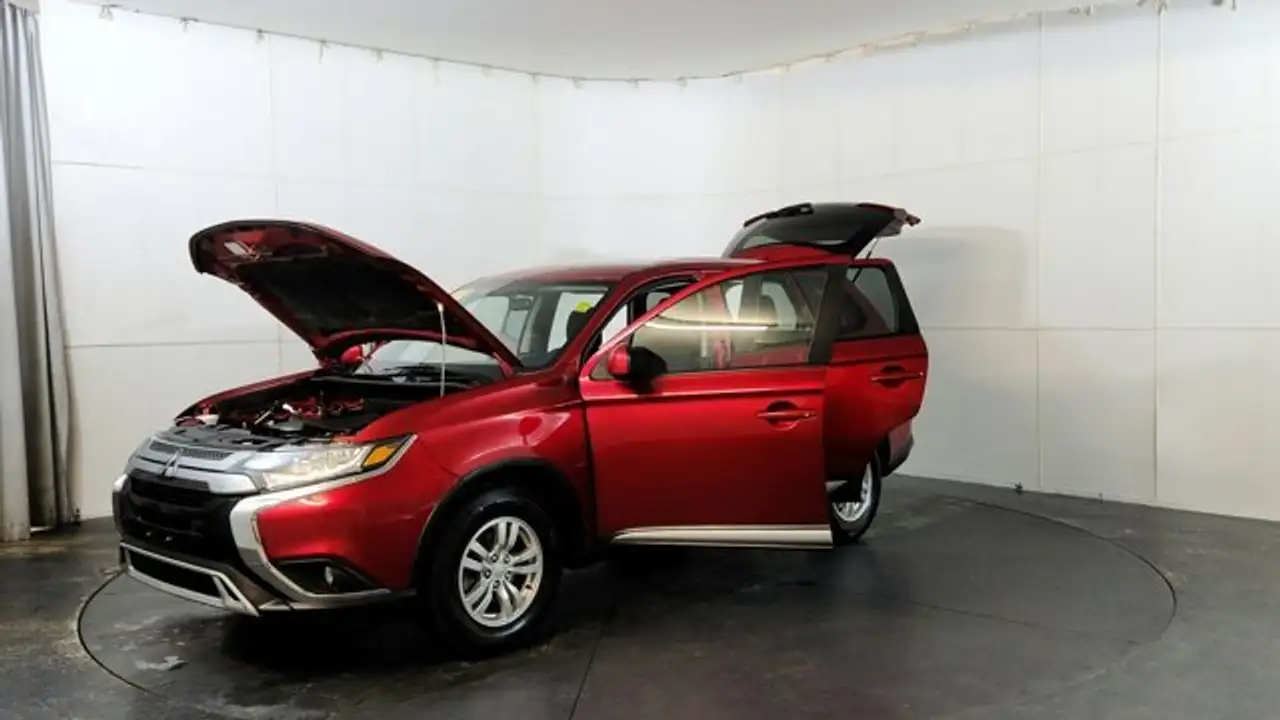 Mitsubishi Outlander снимка Mitsubishi Outlander