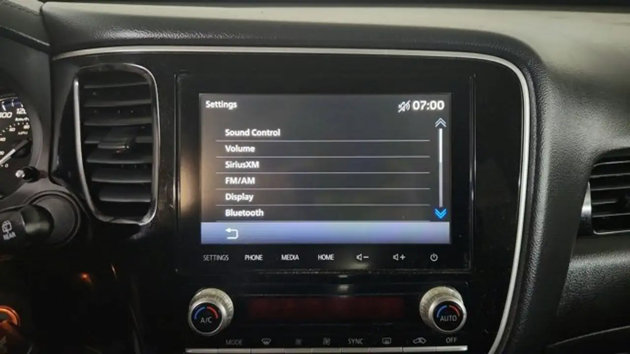 Mitsubishi Outlander снимка Mitsubishi Outlander
