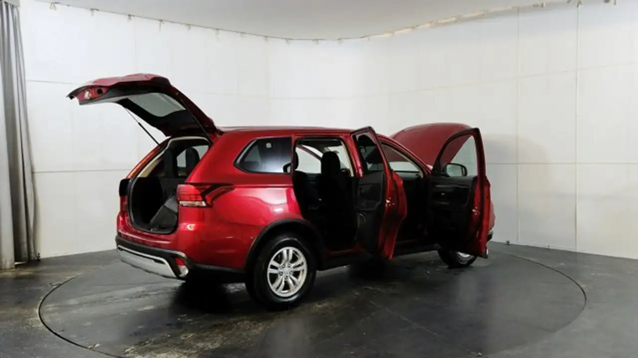 Mitsubishi Outlander снимка Mitsubishi Outlander