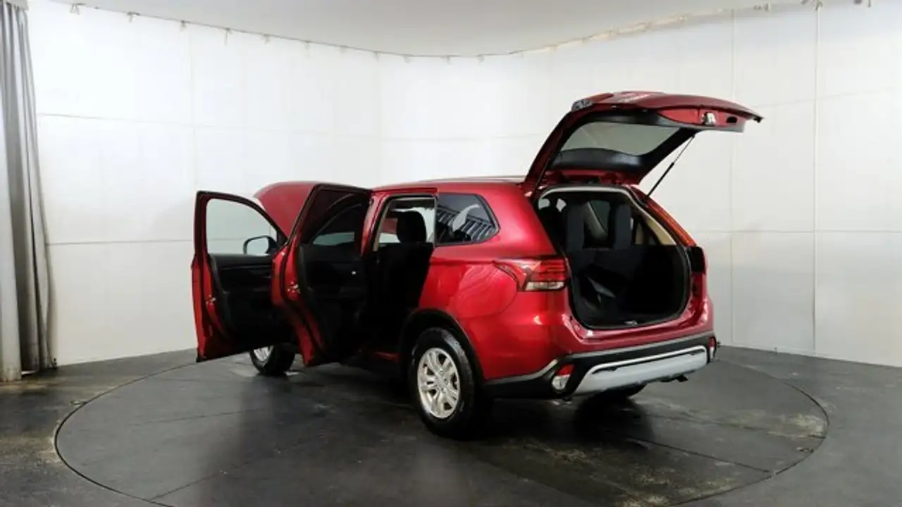 Mitsubishi Outlander снимка Mitsubishi Outlander