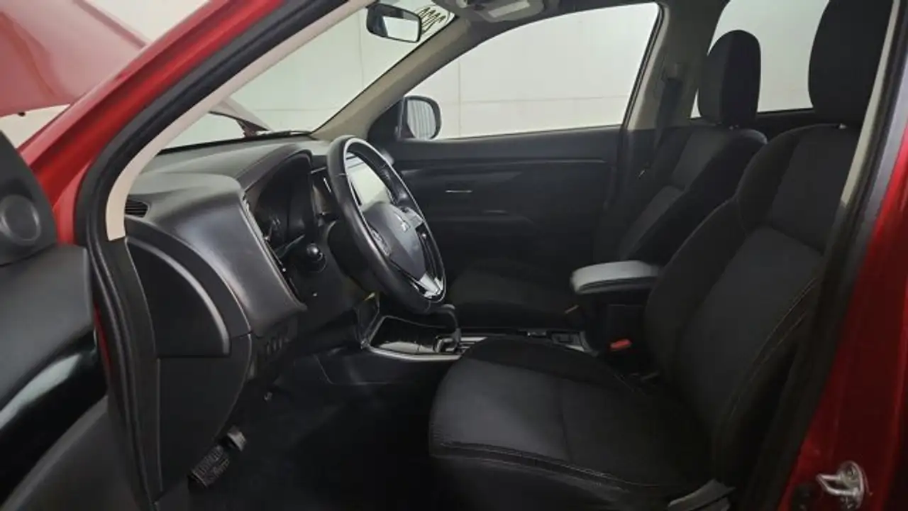 Mitsubishi Outlander снимка Mitsubishi Outlander