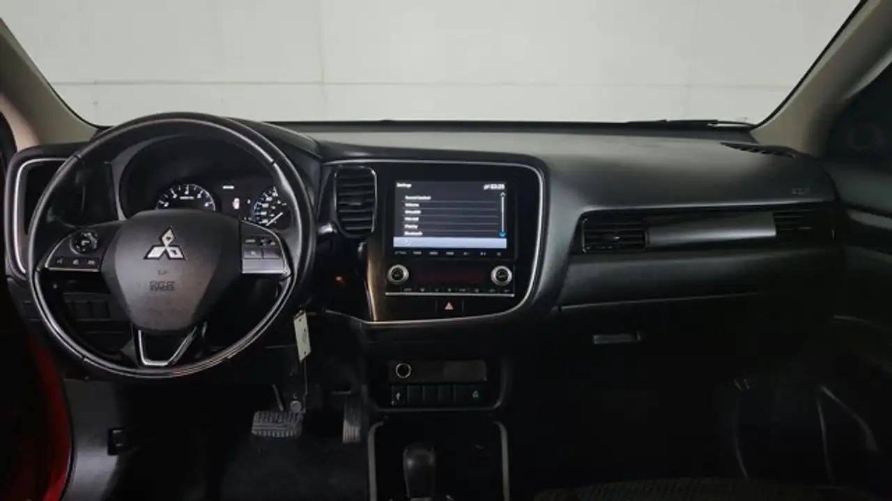 Mitsubishi Outlander снимка Mitsubishi Outlander