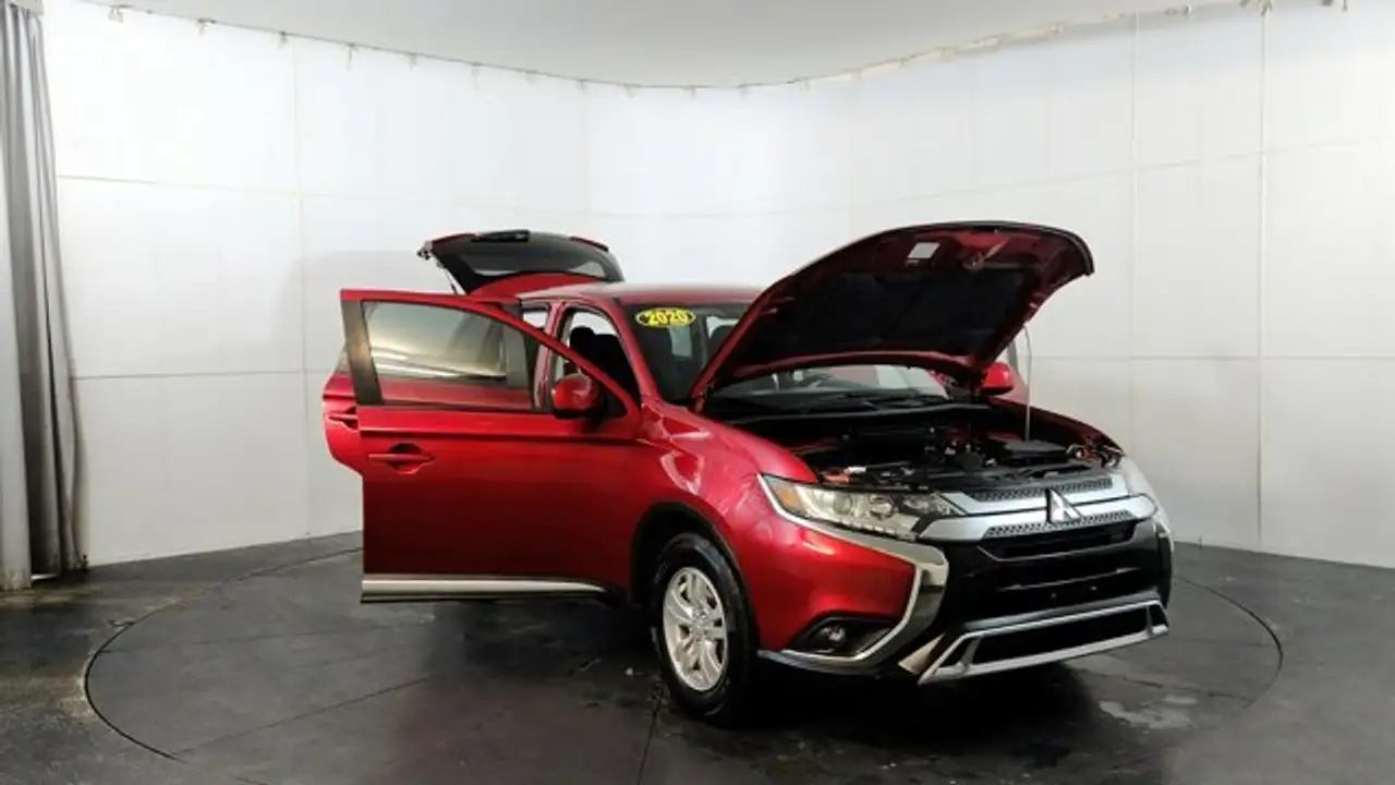 Mitsubishi Outlander снимка Mitsubishi Outlander