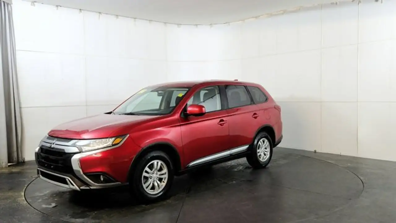 Mitsubishi Outlander снимка Mitsubishi Outlander