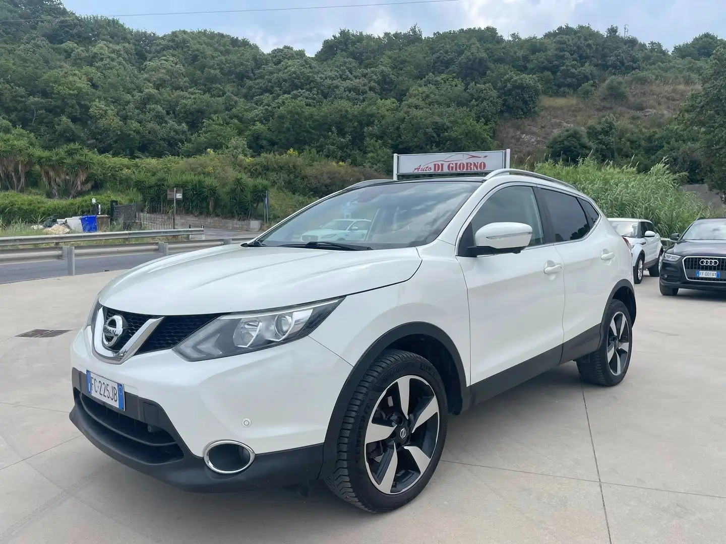 Nissan Qashqai Qashqai 1.6 dci 360 4wd 130cv E6 Bianco - 1
