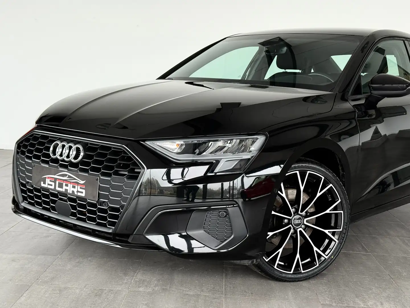 Audi A3 1.0 TFSI -1ERPRO-CAMERA-JANTES19'-PDC-BI ZONE-NAVI Zwart - 2