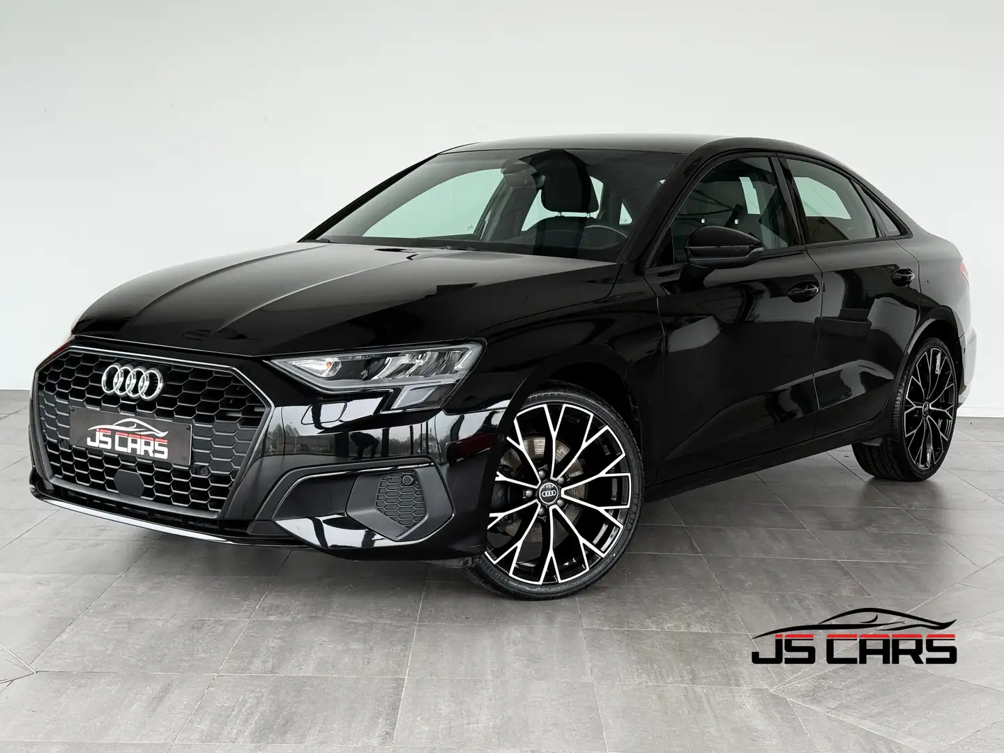 Audi A3 1.0 TFSI -1ERPRO-CAMERA-JANTES19'-PDC-BI ZONE-NAVI Zwart - 1