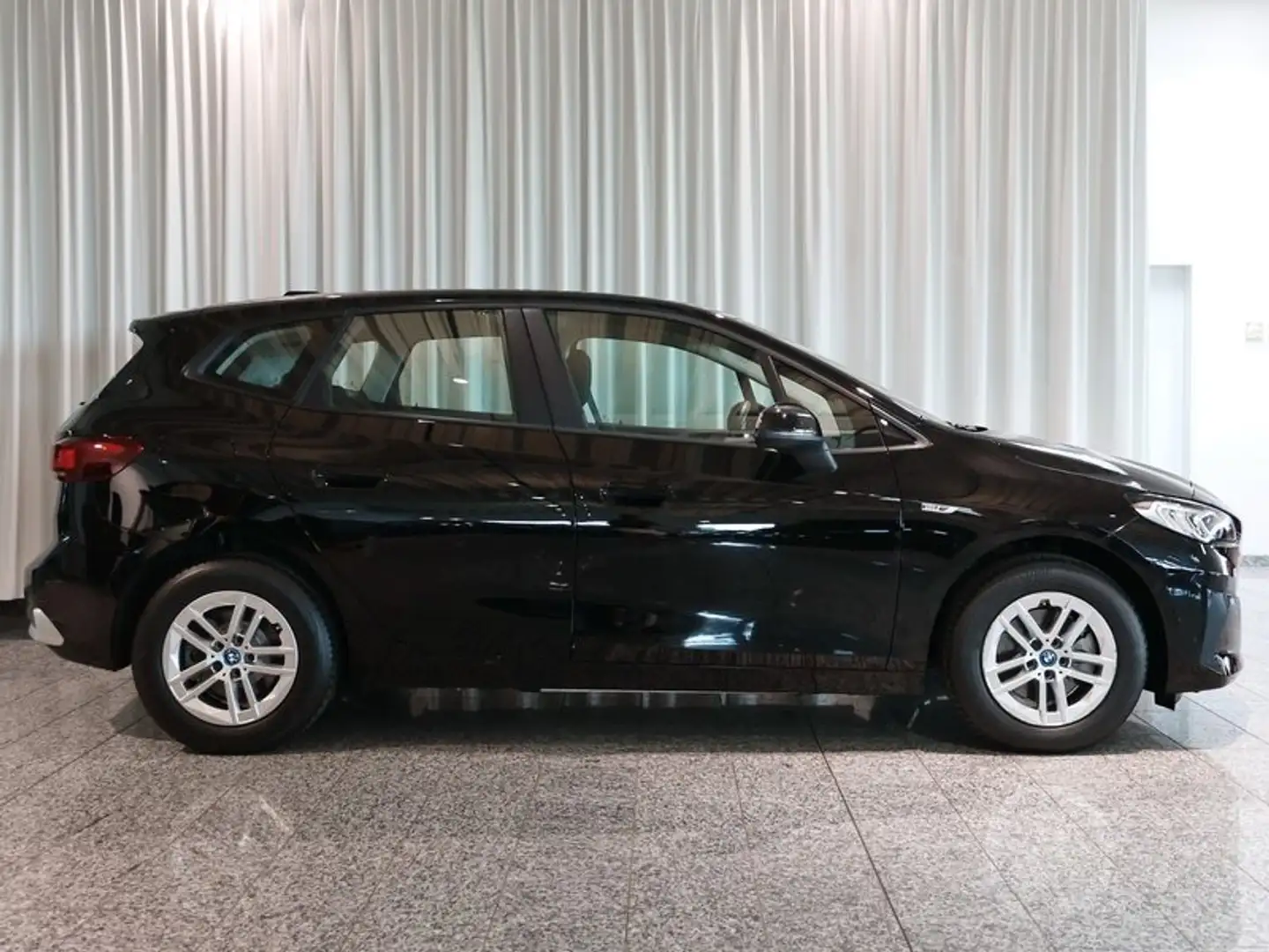 BMW 225 e xDrive Active Tourer LED RFK BT USB Navi Zwart - 2