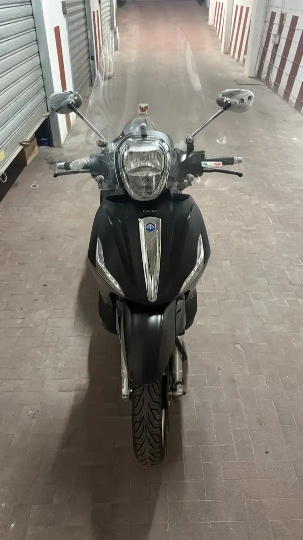 Piaggio Beverly 300 police - 1