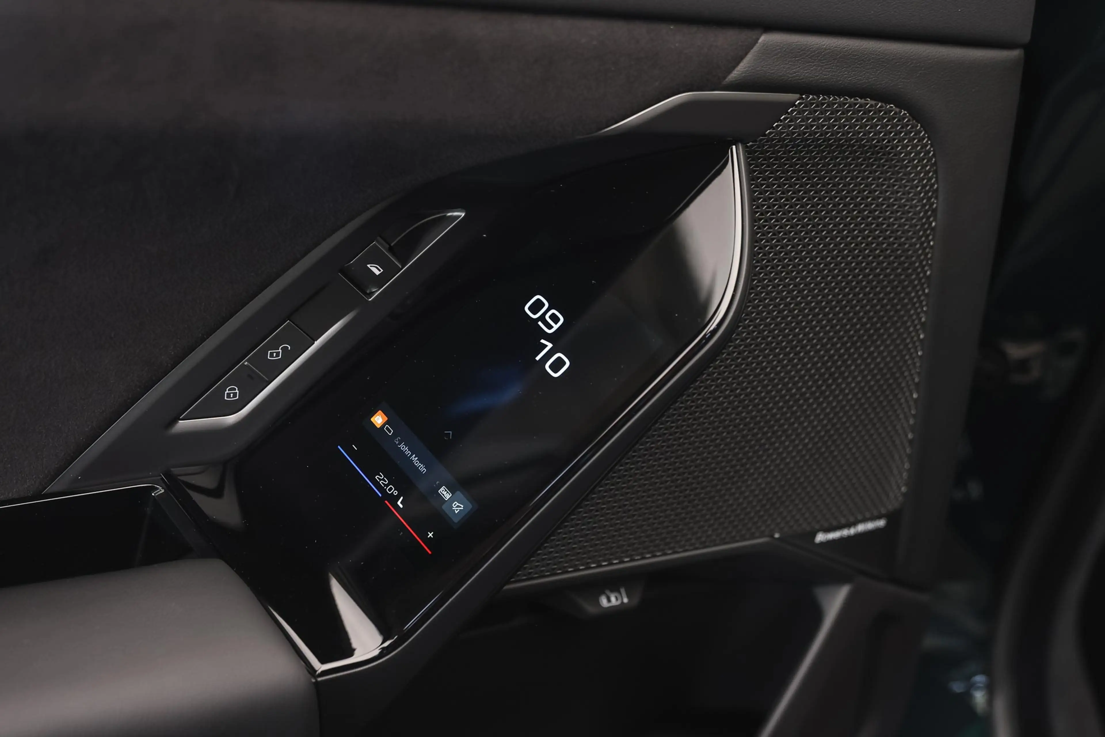 BMW i7 50 xDrive M Sport / Panoramadak Sky Lounge / Parki — photo 15