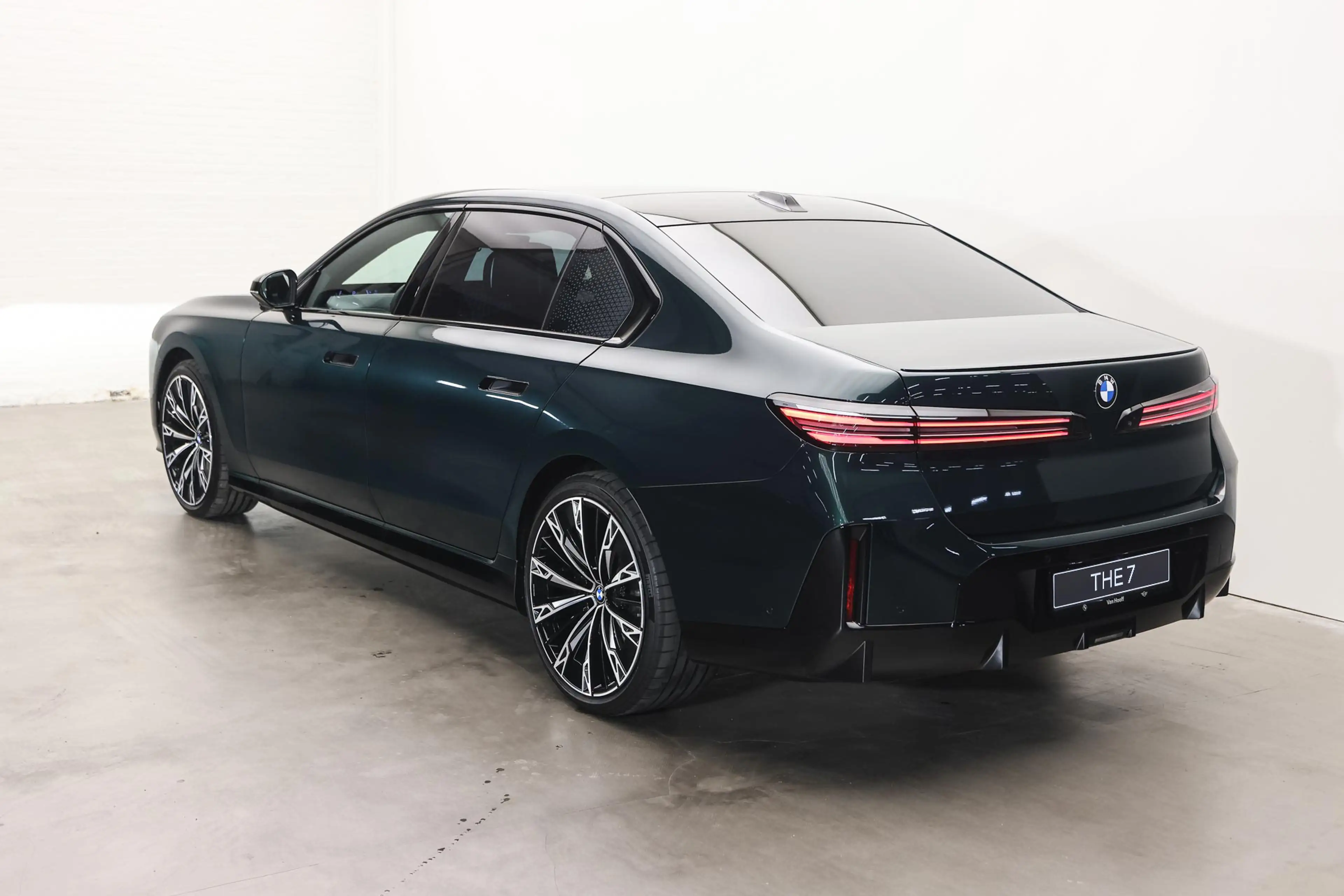 BMW i7 50 xDrive M Sport / Panoramadak Sky Lounge / Parki — photo 2