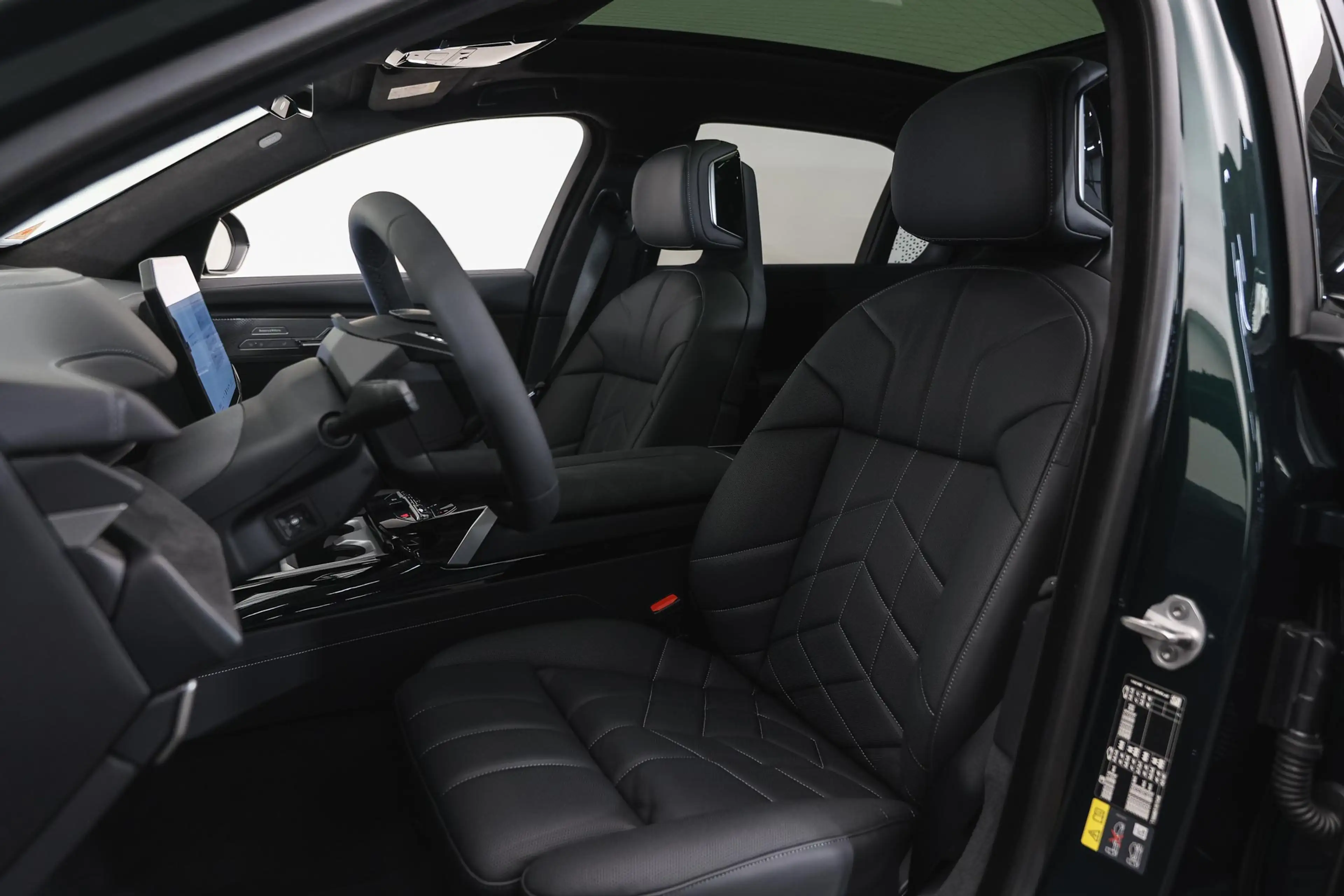 BMW i7 50 xDrive M Sport / Panoramadak Sky Lounge / Parki — photo 11