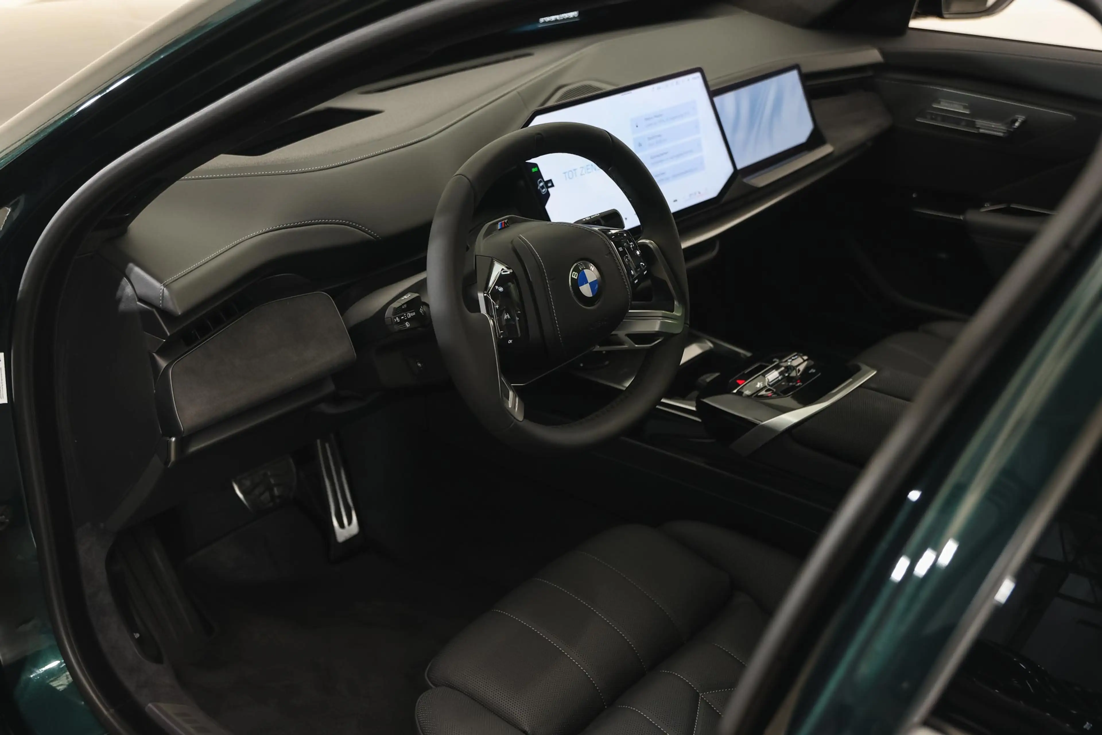 BMW i7 50 xDrive M Sport / Panoramadak Sky Lounge / Parki — photo 8