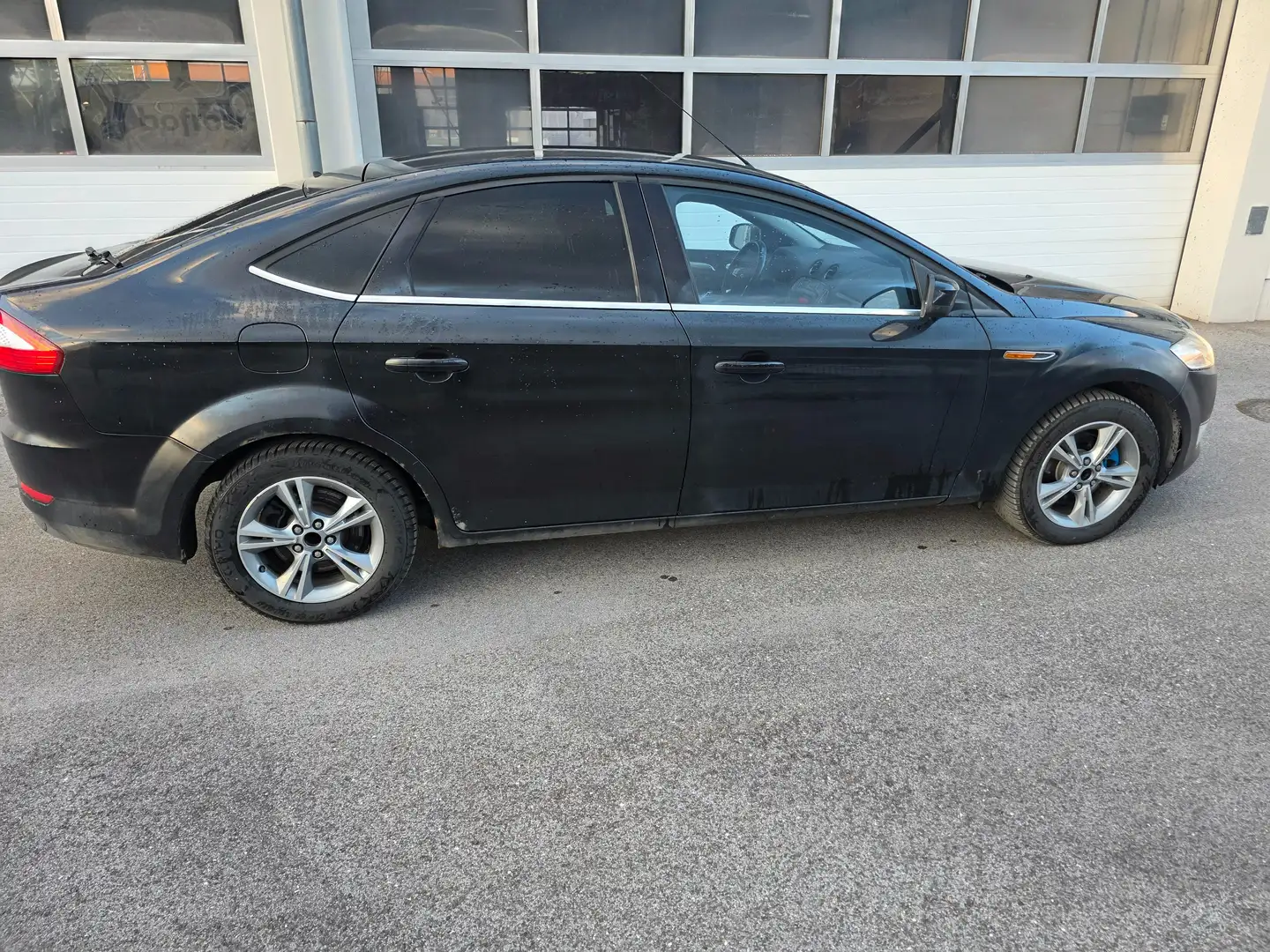 Ford Mondeo Mondeo Titanium X 2,0 TDCi DPF Titanium X Schwarz - 2