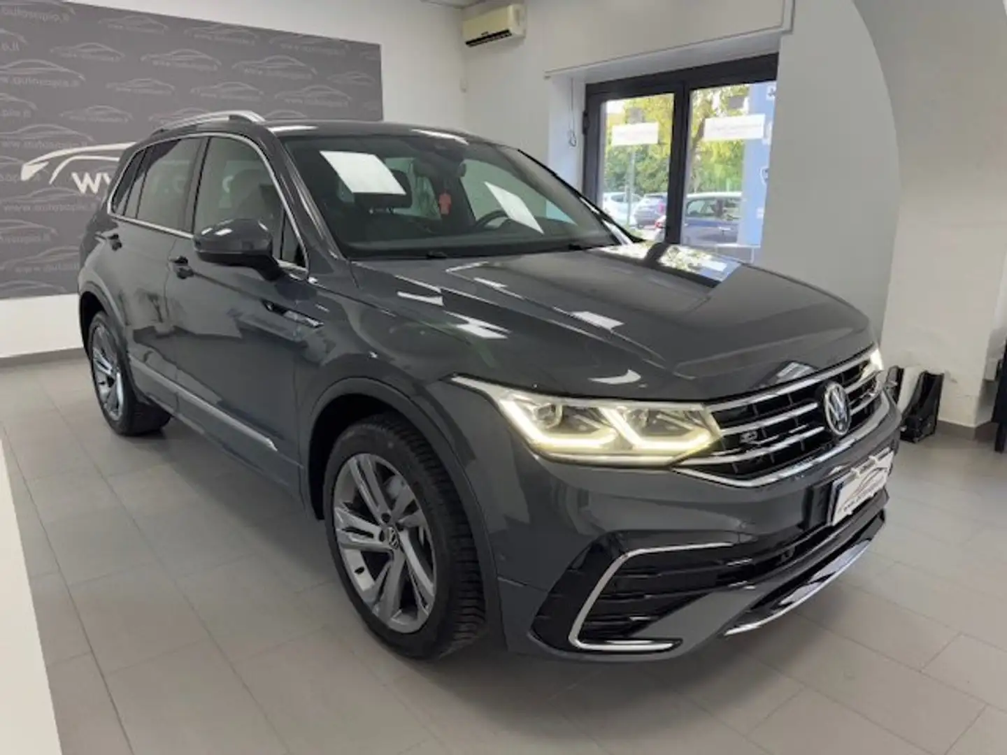 Volkswagen Tiguan Tiguan 2.0 tdi 200CV R-Line BM 4motion dsg NAV CAM Grigio - 2