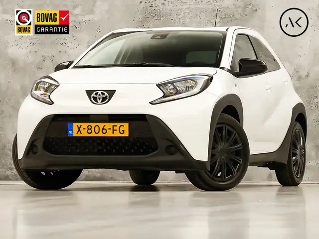 Toyota Aygo 1.0 VVT-i MT Play (APPLE CARPLAY, NAVIGATIE, GETIN