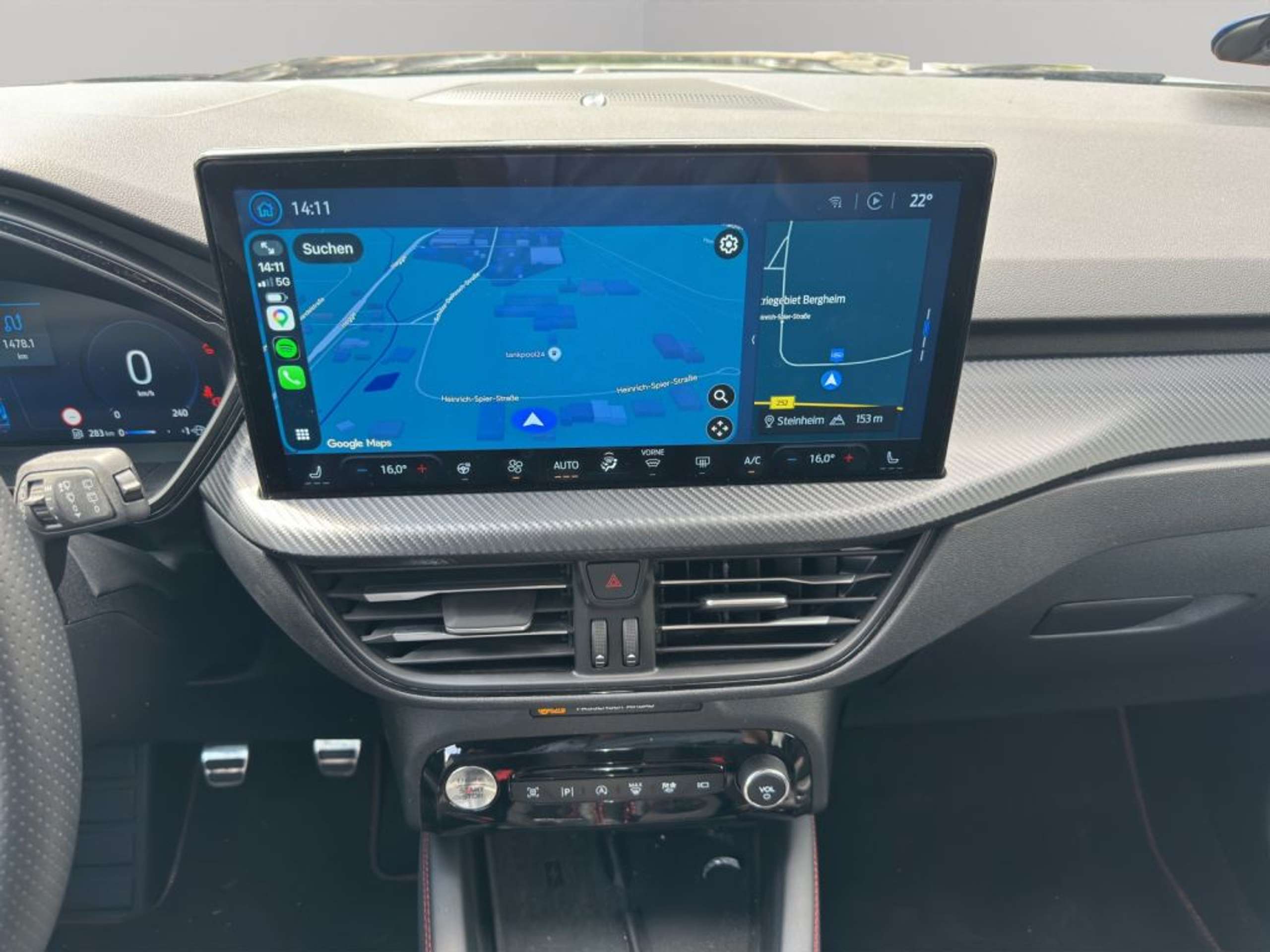 Fahrzeugabbildung Ford Kuga ST-LINE X 1.5 Ltr. 150 PS *AHK* 5 JAHRE FGS - mit KI generiert/bearbeitet