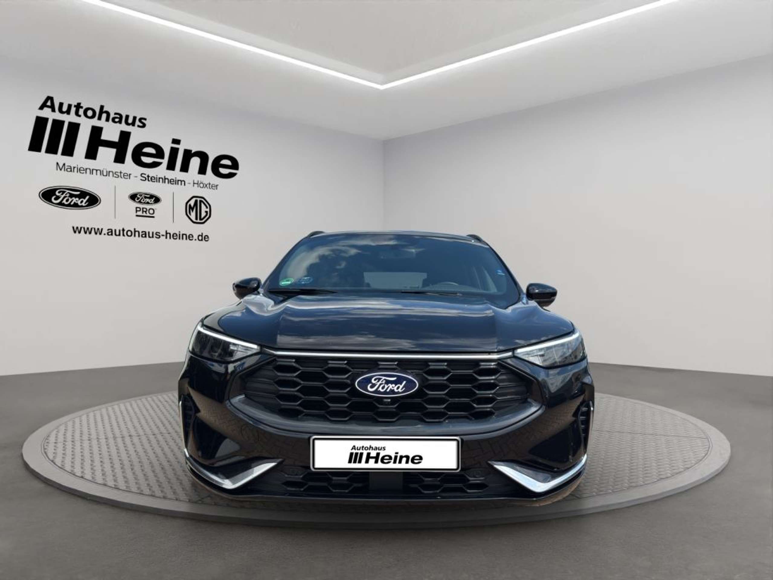 Fahrzeugabbildung Ford Kuga ST-LINE X 1.5 Ltr. 150 PS *AHK* 5 JAHRE FGS - mit KI generiert/bearbeitet