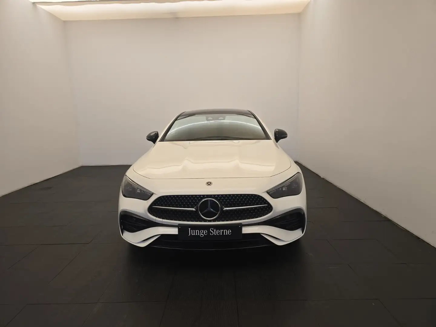 Mercedes-Benz CLE 300 CLE 300e Cp AMG Burmester3D Pano Fahrassi+ Night Weiß - 2