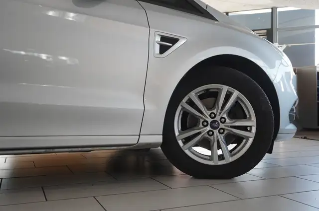 Ford S-Max view 5