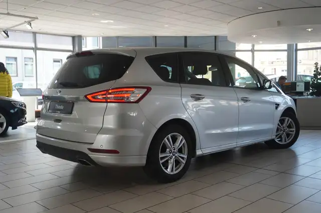 Ford S-Max view 6