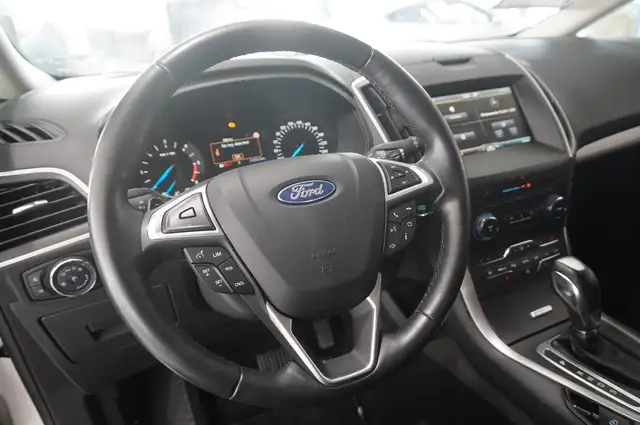 Ford S-Max view 11