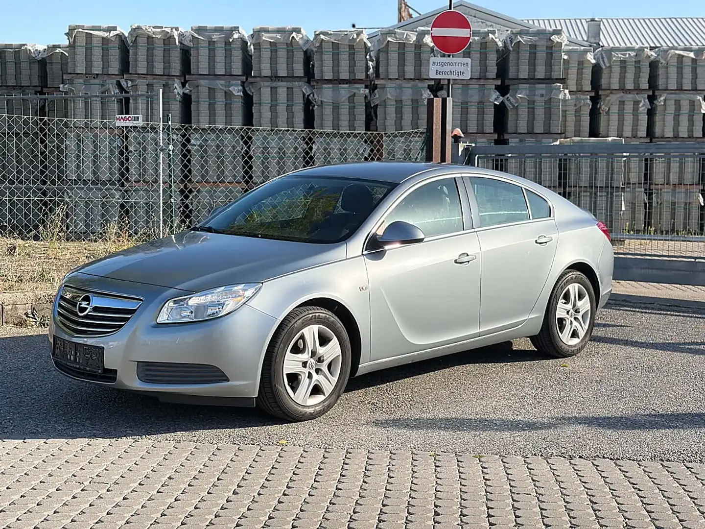 Opel Insignia 2,0 Edition CDTI DPF Ecotec Grau - 1