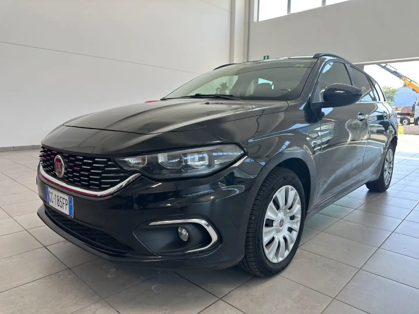 Fiat Tipo 1.6 Mjt S&S SW Lounge Zwart - 1