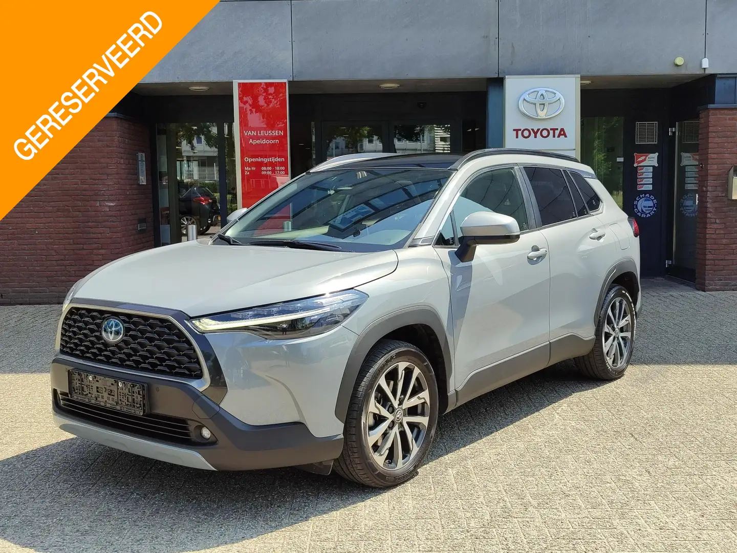Toyota Corolla Cross 2.0 Hybrid EXECUTIVE PANODAK STOEL/STUURVERW KEYLE Grau - 1