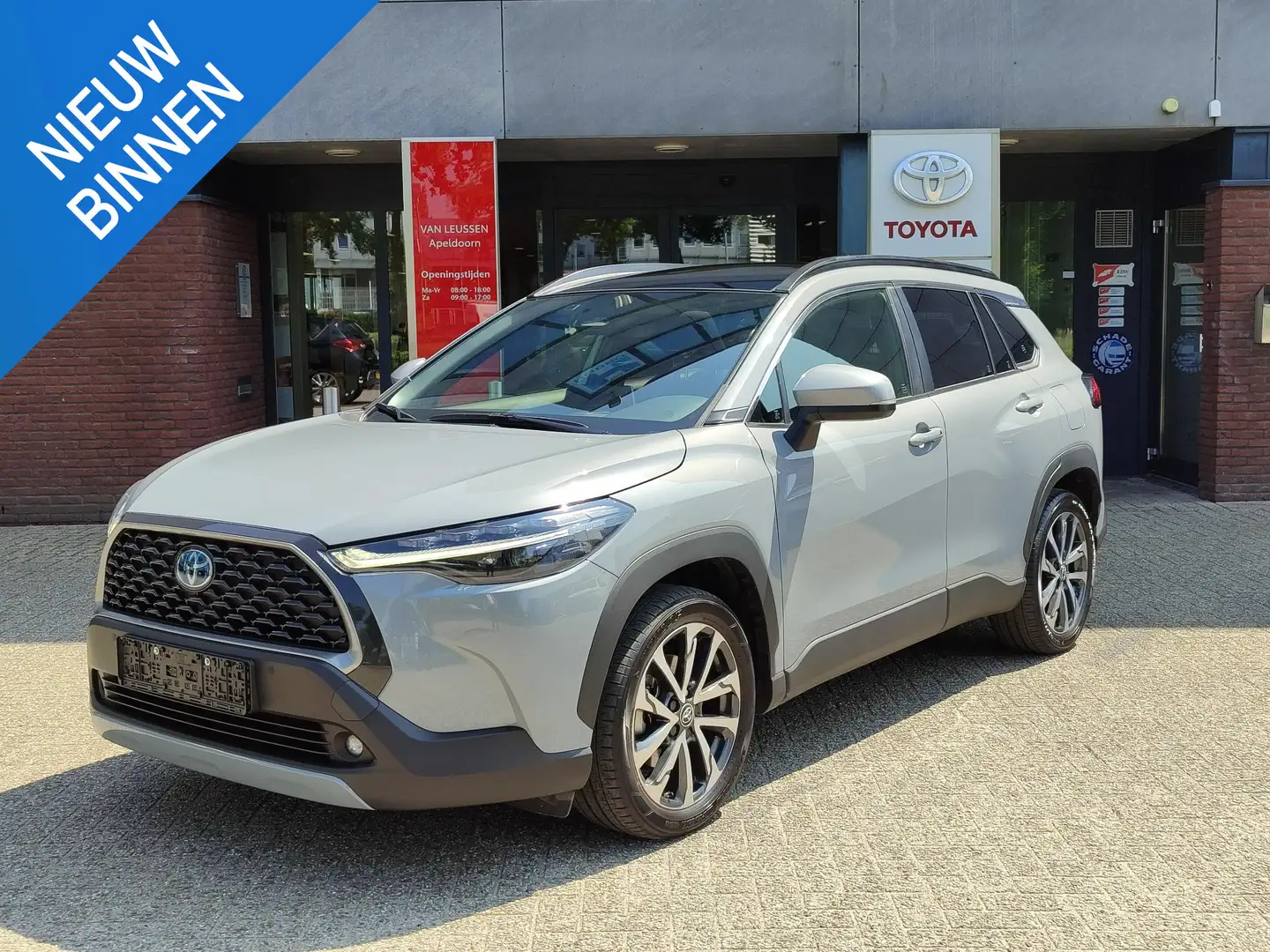 Toyota Corolla Cross 2.0 Hybrid EXECUTIVE PANODAK STOEL/STUURVERW KEYLE Grijs - 1