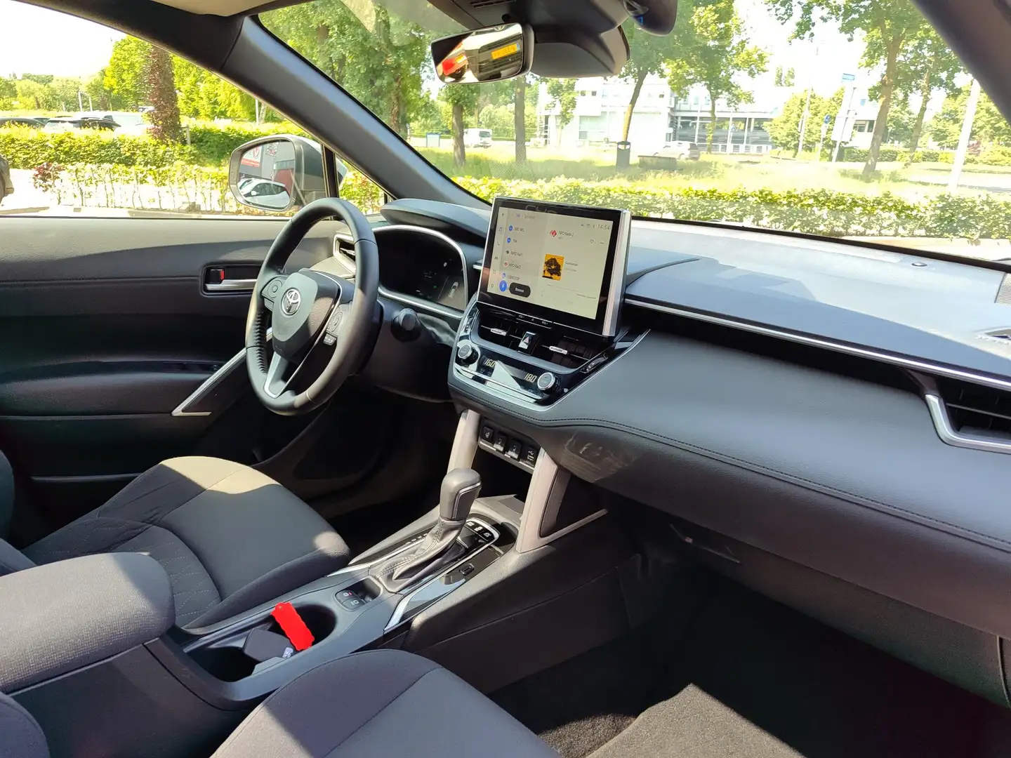 Toyota Corolla Cross 2.0 Hybrid EXECUTIVE PANODAK STOEL/STUURVERW KEYLE Grijs - 2